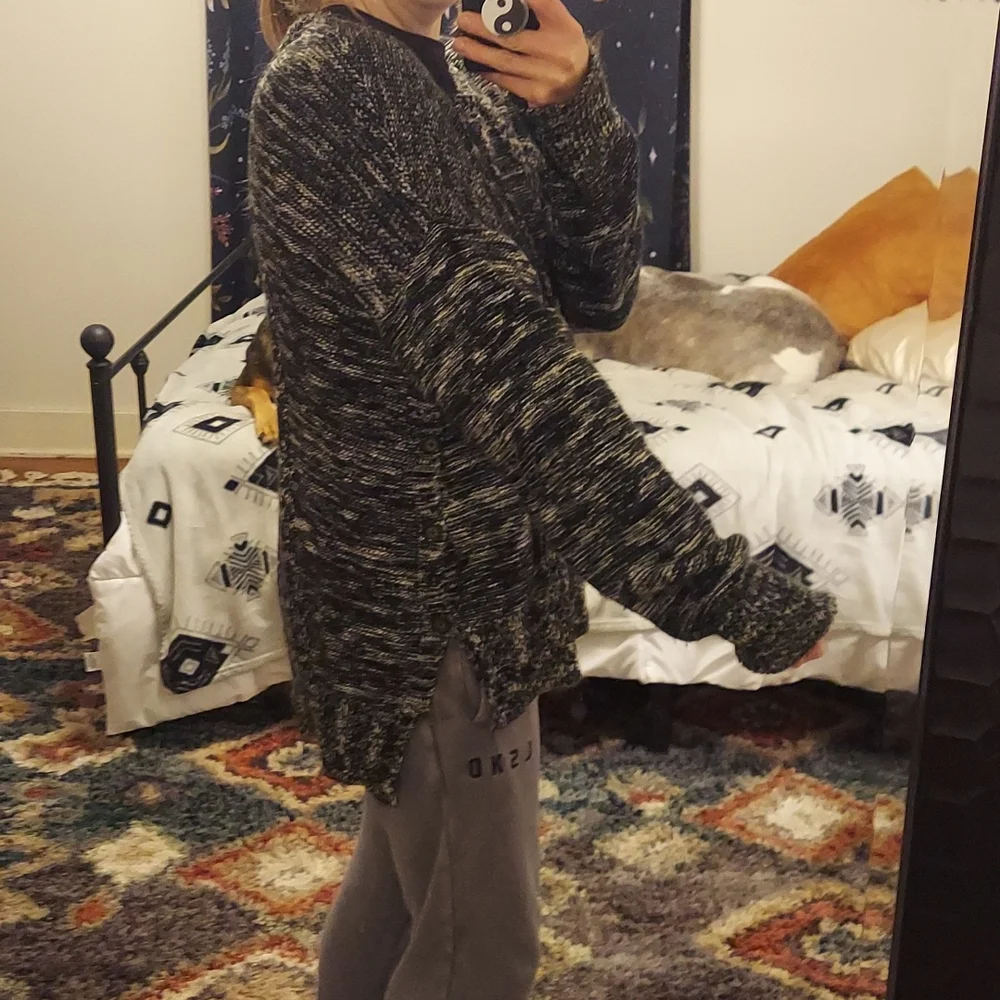 Knitted sweater - Picture 3 of 7